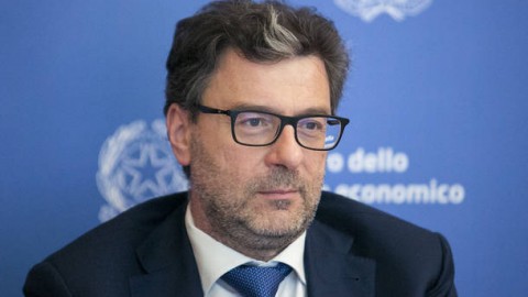 Il ministro dell’Economia Giancarlo Giorgetti durante la presentazione del BTp Valore 2025